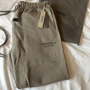 Brand New FEAR OF GOD ESSENTIALS MENS SWEATPANTS